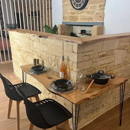 Διαμέρισμα Entier, 131, A Centre, Avec Spa, Parking Prive Et A 15min A Pied De La Cite Medievale