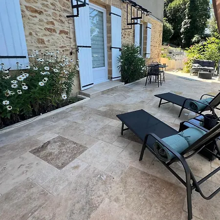 Entier, 131, A Centre, Avec Spa, Parking Prive Et A 15min A Pied De La Cite Medievale Daire