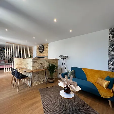 Apartment Entier, 131, A Centre, Avec Spa, Parking Prive Et A 15min A Pied De La Cite Medievale